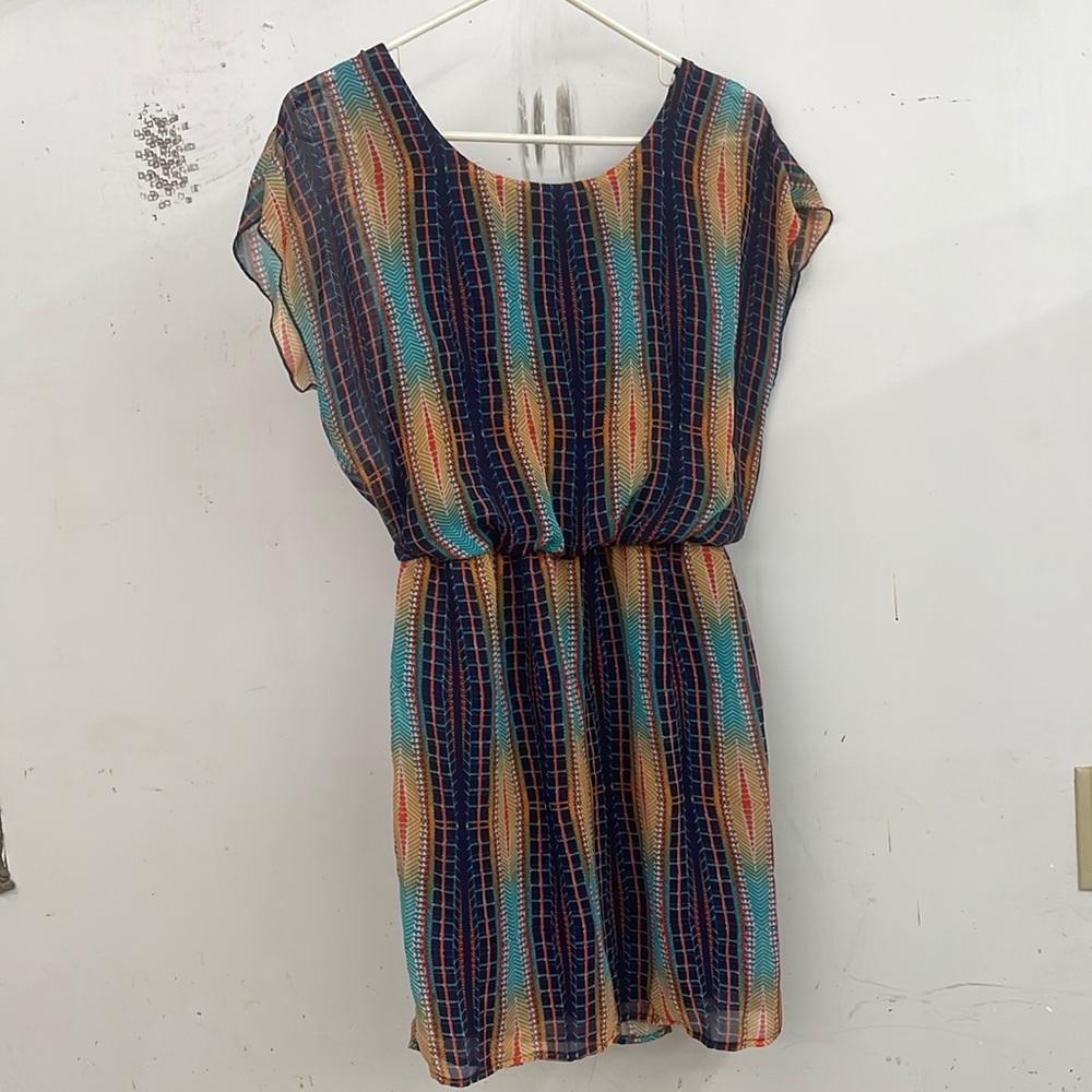 Super cute women’s lightweight summer dress. Size M
